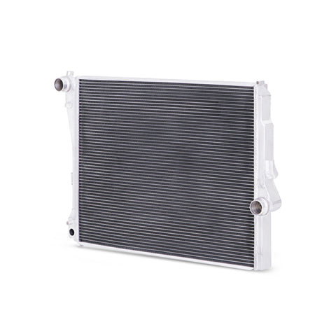 Mishimoto 99-06 BMW 323i/323i/328i/330i w/ Auto Transmission Performance Aluminum Radiator - MMRAD-E46-323A