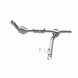 Magnaflow 01-03 Ford F150 XL/XLT V6 4.2L OEM Grade / EPA Compliant Direct-Fit Catalytic Converter - 21-249