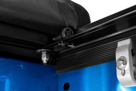 Lund 99-07 Ford F250/F350/F450 Super Duty (8ft bed) Genesis Roll Up Tonneau Cover - Black - 960253