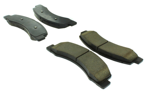 StopTech 99-04 Ford F-250 / 00-05 Excursion / 99-04 F-350 Super Duty Front Truck & SUV Brake Pads - 319.07560