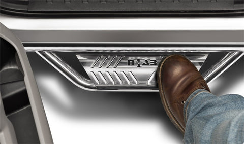 N-Fab Podium SS 05-14 Nissan Frontier King Cab - Polished Stainless - 3in - HPN0570CC-SS