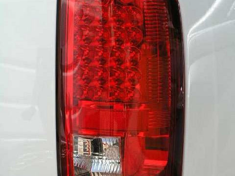 Spyder Dodge Ram 02-06 1500/Ram 2500/3500 03-06 LED Tail Light Red Clear ALT-YD-DRAM02-LED-RC - 5002570