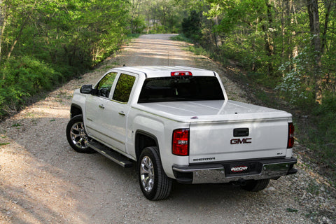 Undercover 14-18 GMC Sierra 1500 (19 Limited) / 15-19 2500/3500 HD 6.5ft Lux Bed Cover - Glory Red - UC1146L-GPJ