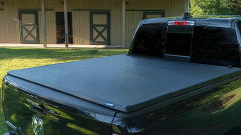 Lund 19-23 Ford Ranger (6ft Bed) Genesis Elite Tri-Fold Tonneau Cover - Black - 958113