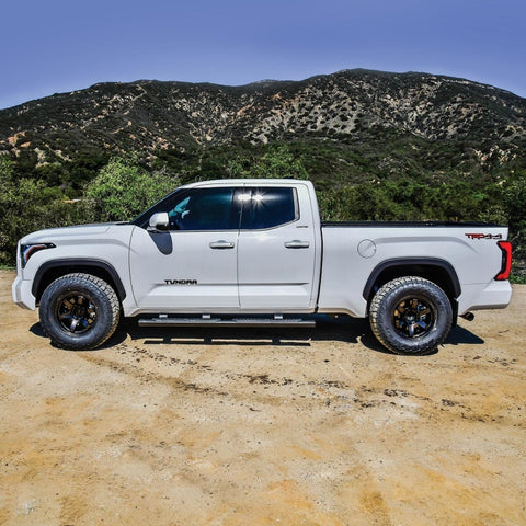 Westin 2022 Toyota Tundra Dbl Cab & Crew Max R5 Nerf Step Bars - Textured Black - 28-51335